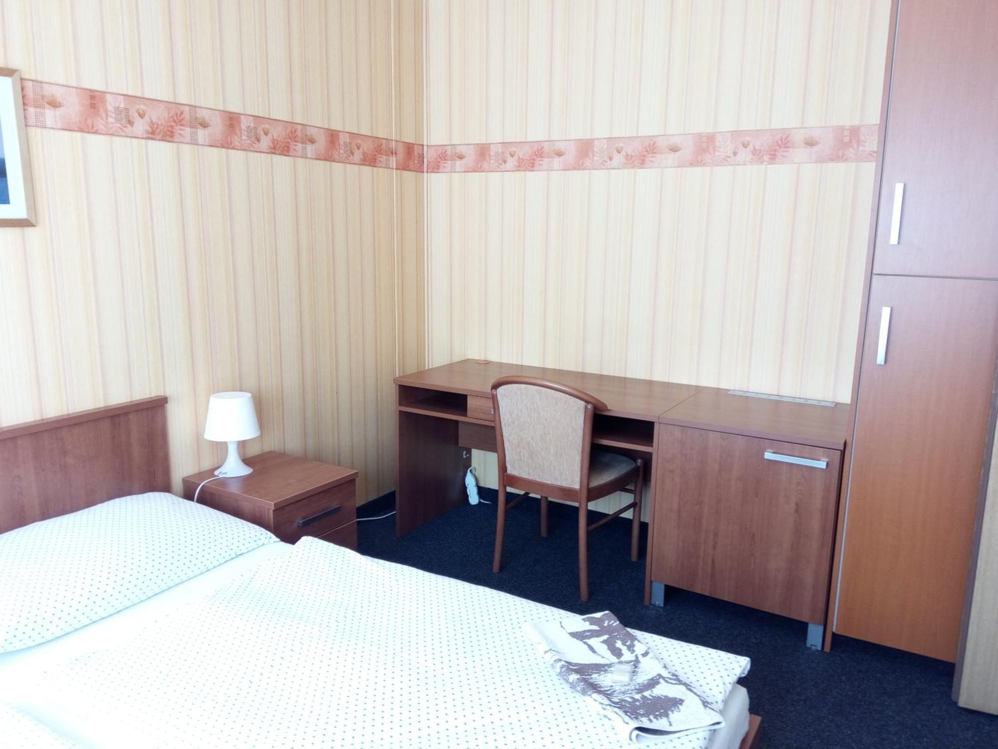 Hotel Koliba เวิร์บโน พอด ปราเดเดม ภายนอก รูปภาพ